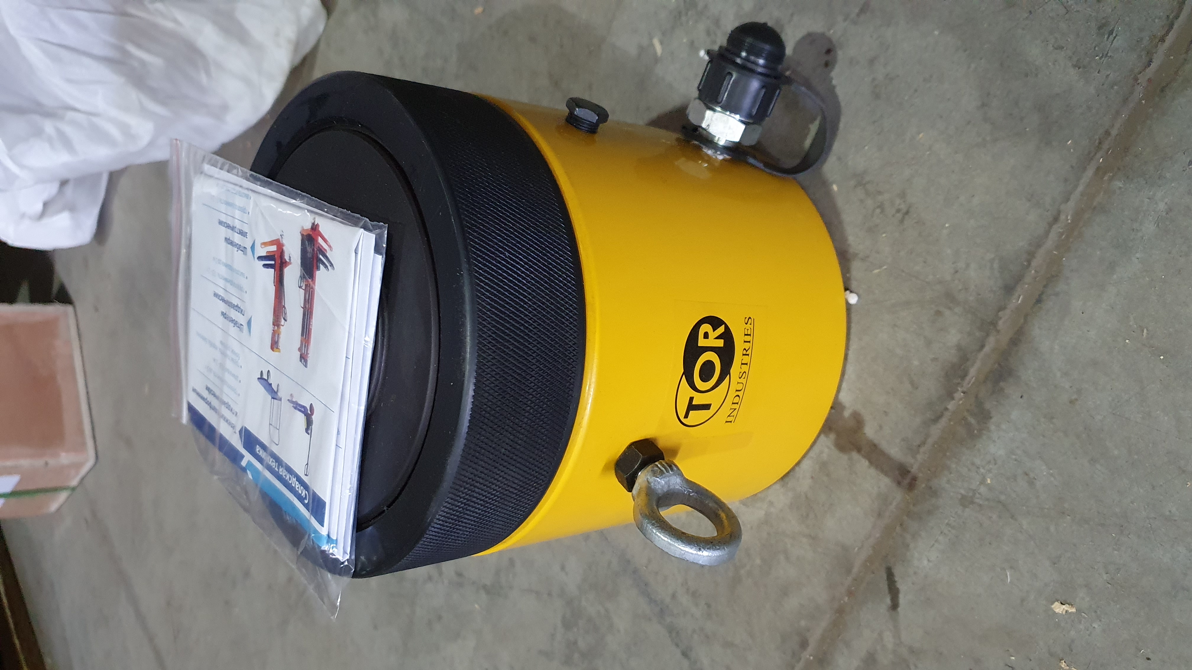 Домкрат гидравлический TOR ДГ100П50Г 100 т с фиксирующей гайкой