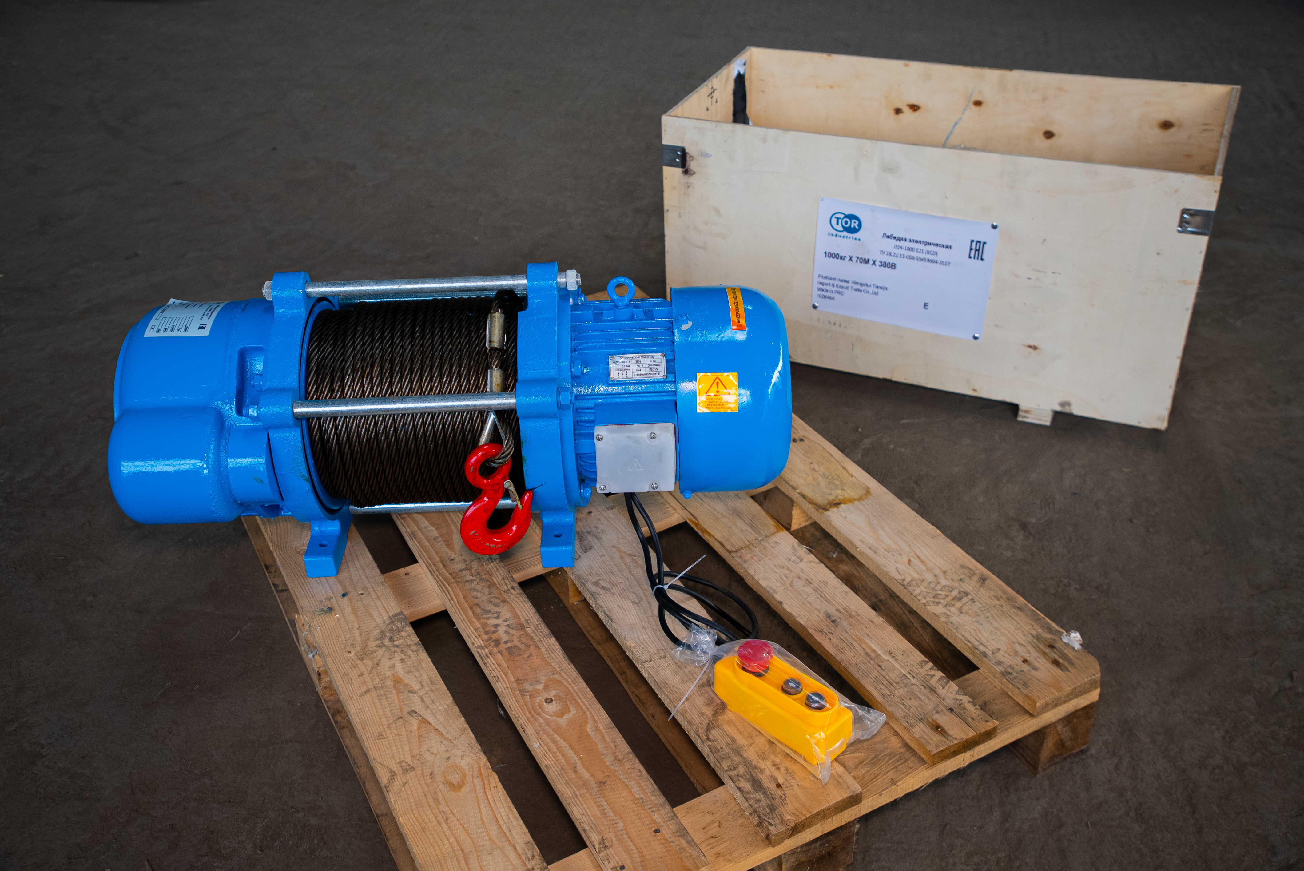 Лебедка TOR ЛЭК-1000 E21 (KCD) 1000 кг 380 В с канатом 70 м*