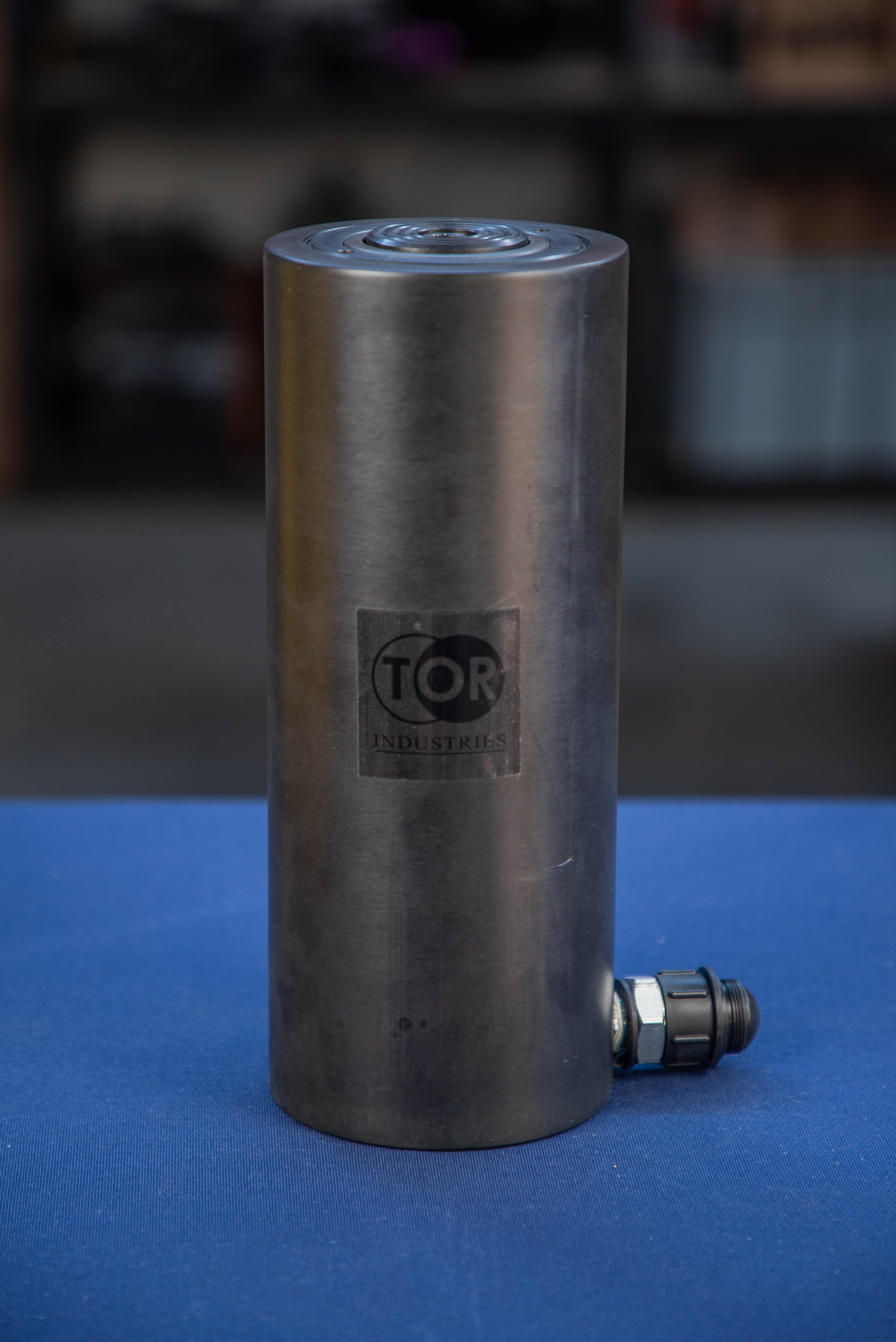 Домкрат гидравлический алюминиевый TOR ДГА30П150 30 т